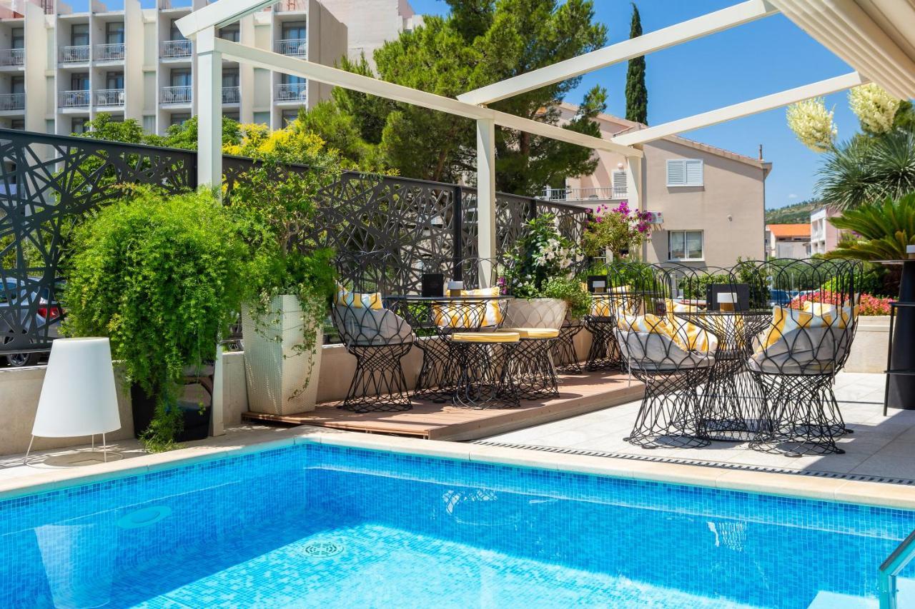 Aparthotel Flora Тучепи Экстерьер фото